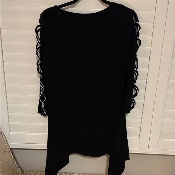 Joseph Ribkoff Black Blouse with White Detailing large-extra large - Picture 3 of 5